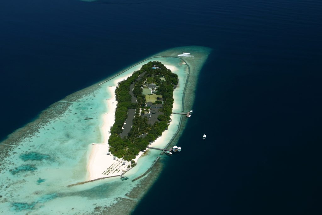 Huvahendhoo Island: