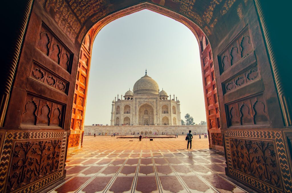 people near TAj Mahal tickets