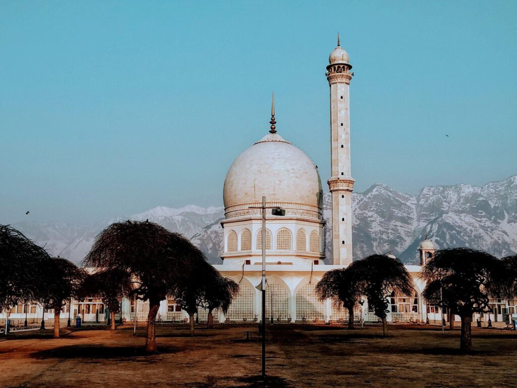 hazratbal shrine near dal lake 