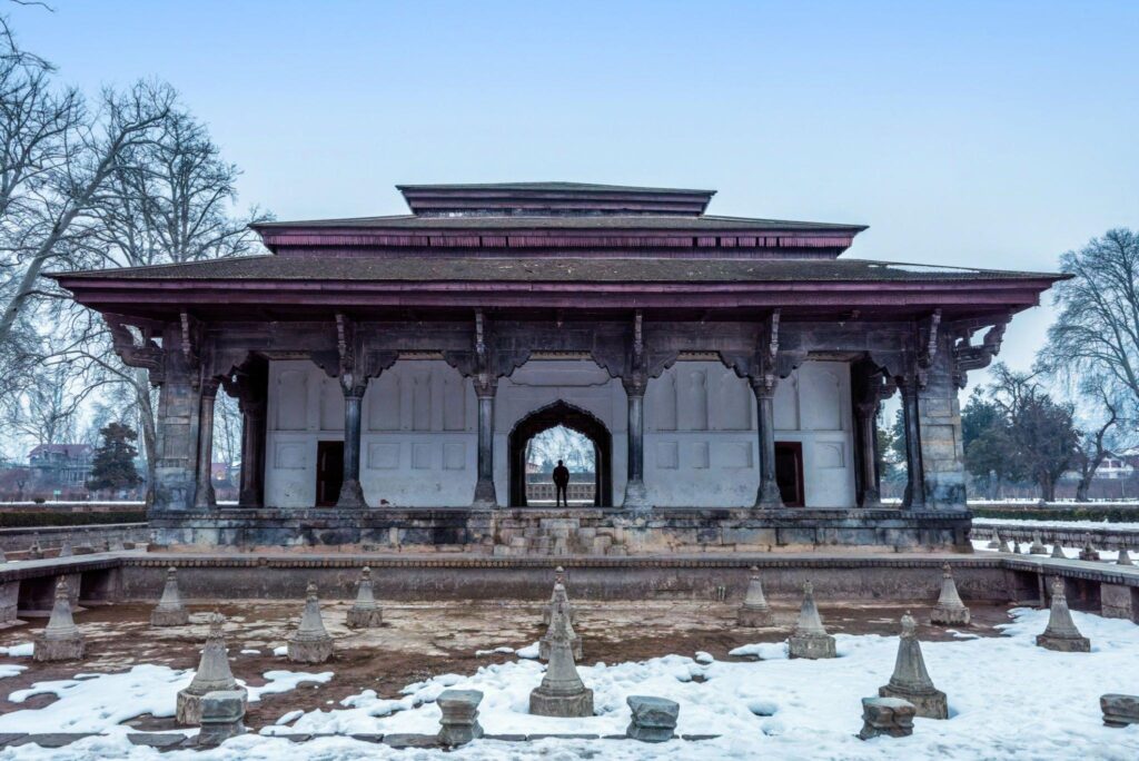 mughal gardens sreenagar kashmir