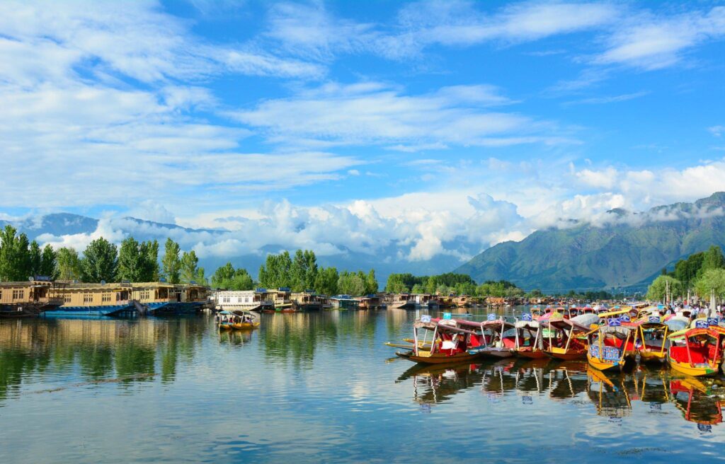 dal lake kashmir